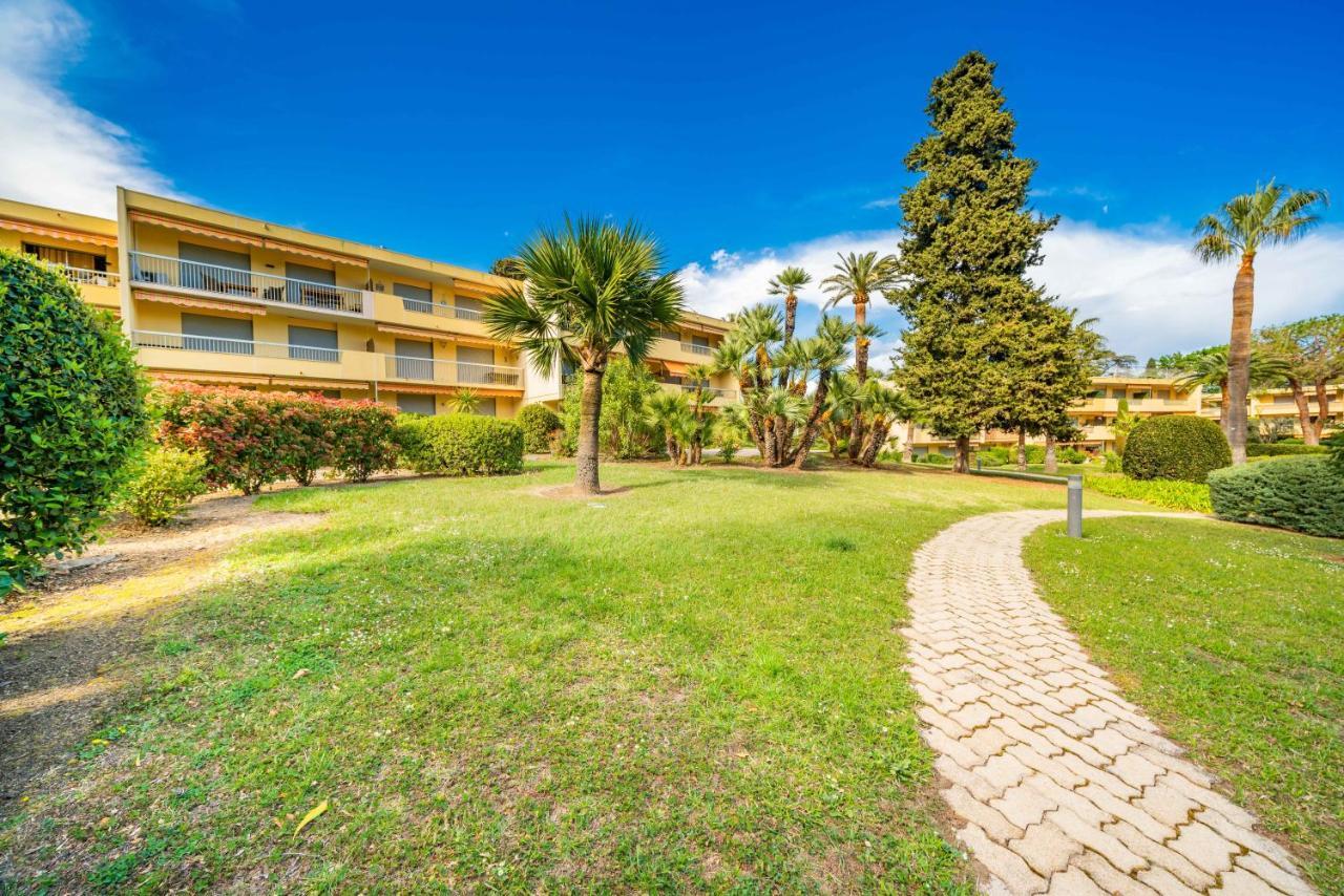 Spacious Apartment At A 5 Min Walk From The Beach Antibes Exterior photo