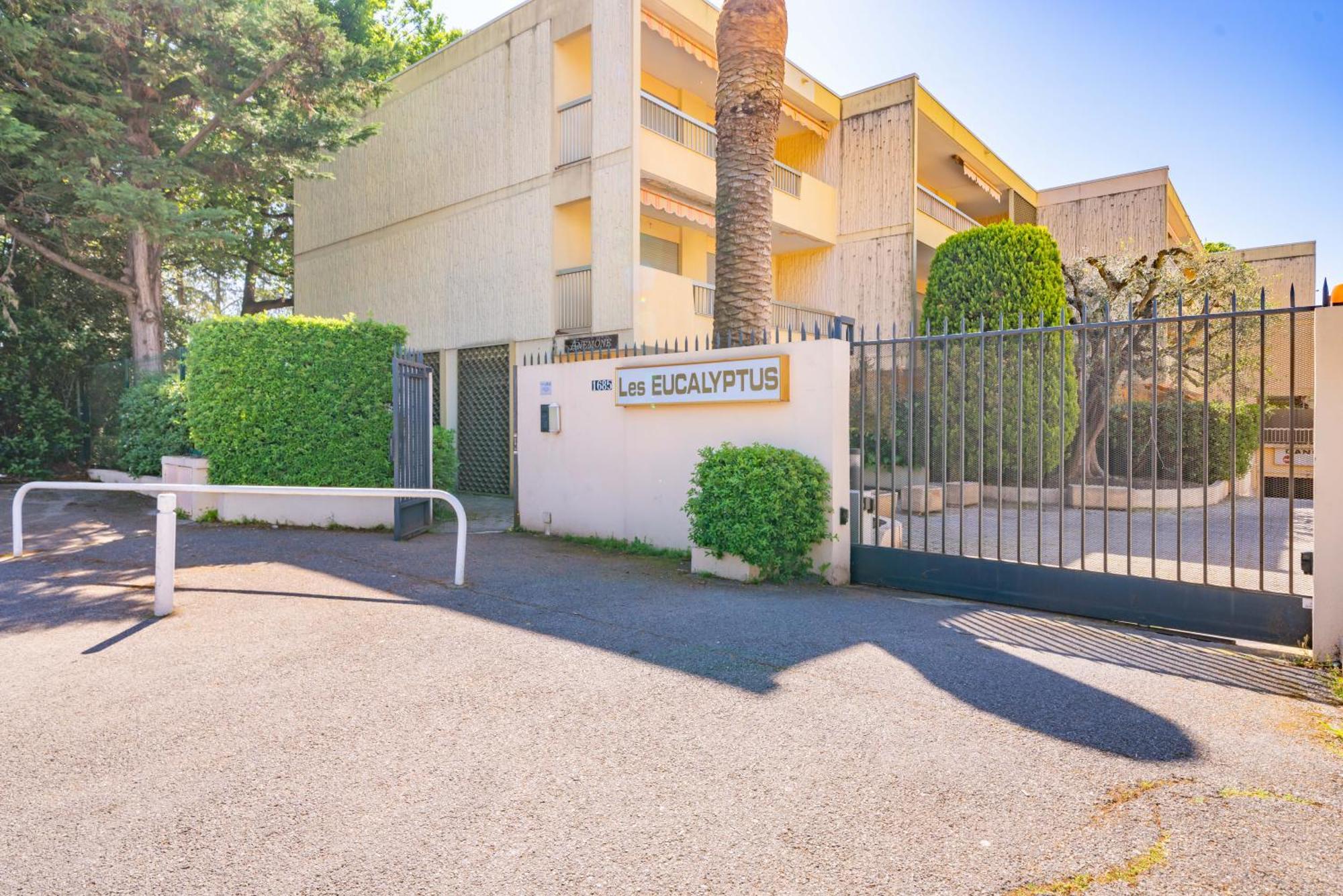 Spacious Apartment At A 5 Min Walk From The Beach Antibes Exterior photo